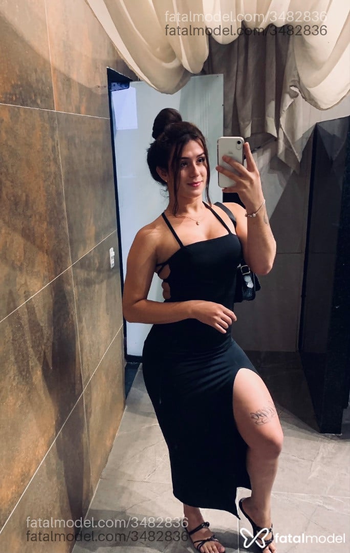 Acompanhante mulher trans com cabelo castanho de olhos castanhos - Samara Vilela