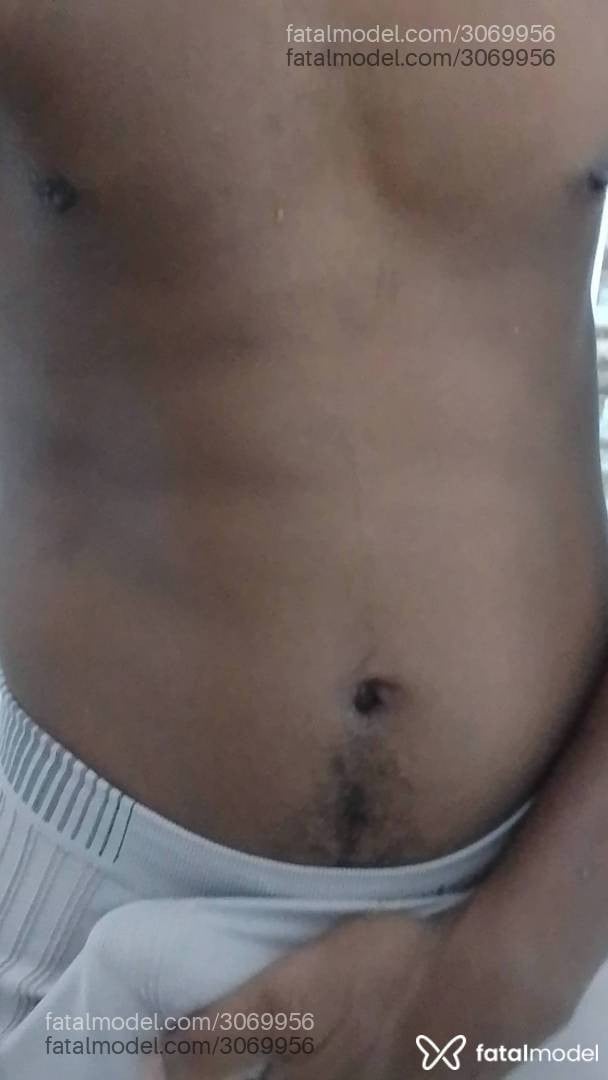Acompanhante homem morena (o) de olhos pretos em Santa Rosa Acompanhante homem morena (o) de olhos pretos em Santa Rosa - Negro