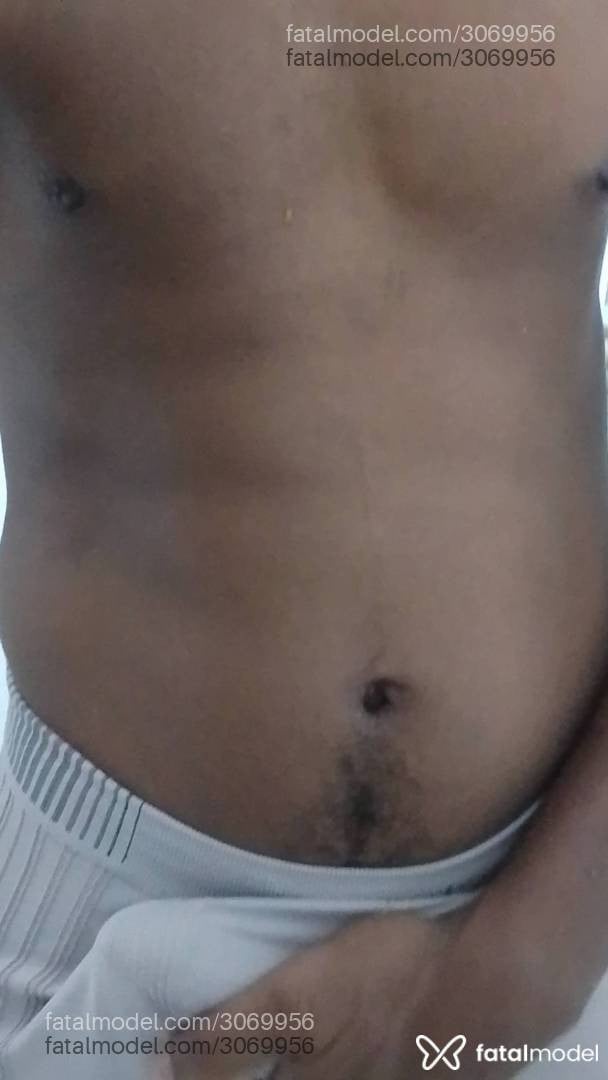 Acompanhante homem morena (o) de olhos pretos em Santa Rosa Acompanhante homem morena (o) de olhos pretos em Santa Rosa - Negro