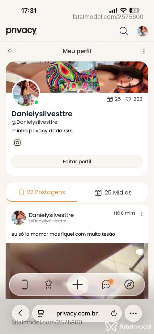 Acompanhante mulher trans com cabelo castanho de olhos mel - Angel