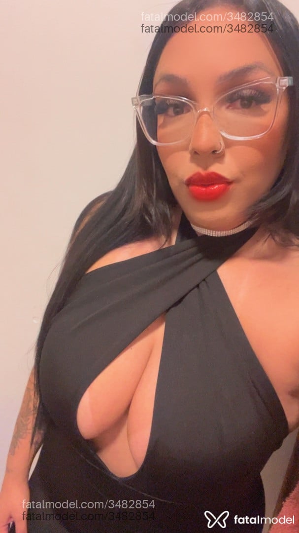 Acompanhante mulher morena (o) de olhos castanhos - Kuppe Brenda