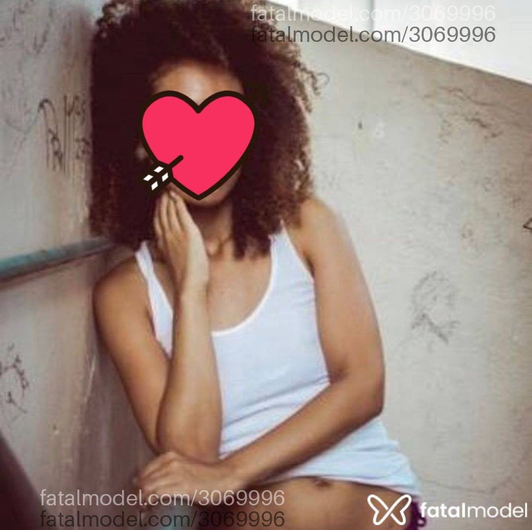 Acompanhante mulher com cabelo castanho de olhos castanhos - Cecília Lima Acompanhante mulher com cabelo castanho de olhos castanhos - Cecília Lima