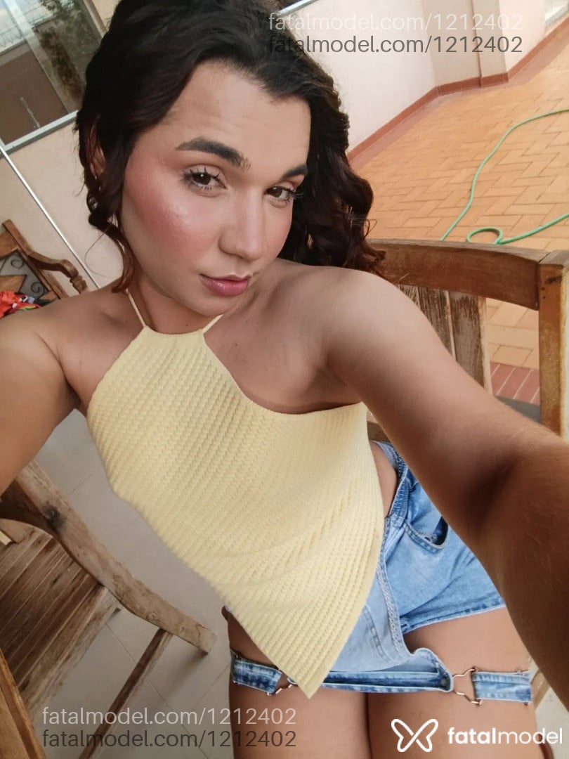 Acompanhante travesti com cabelo castanho de olhos castanhos - Gabriela Andrade Acompanhante travesti com cabelo castanho de olhos castanhos - Gabriela Andrade