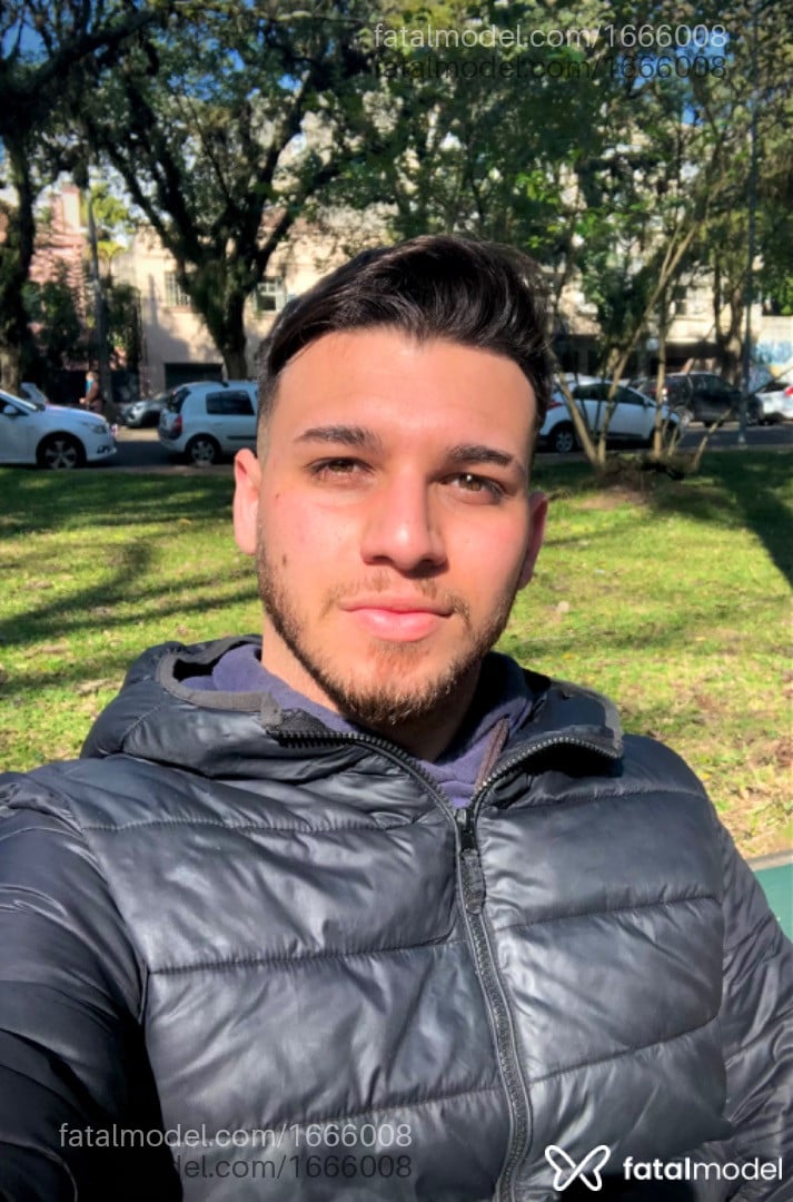 Acompanhante homem morena (o) de olhos castanhos - Lucas Acompanhante homem morena (o) de olhos castanhos - Lucas