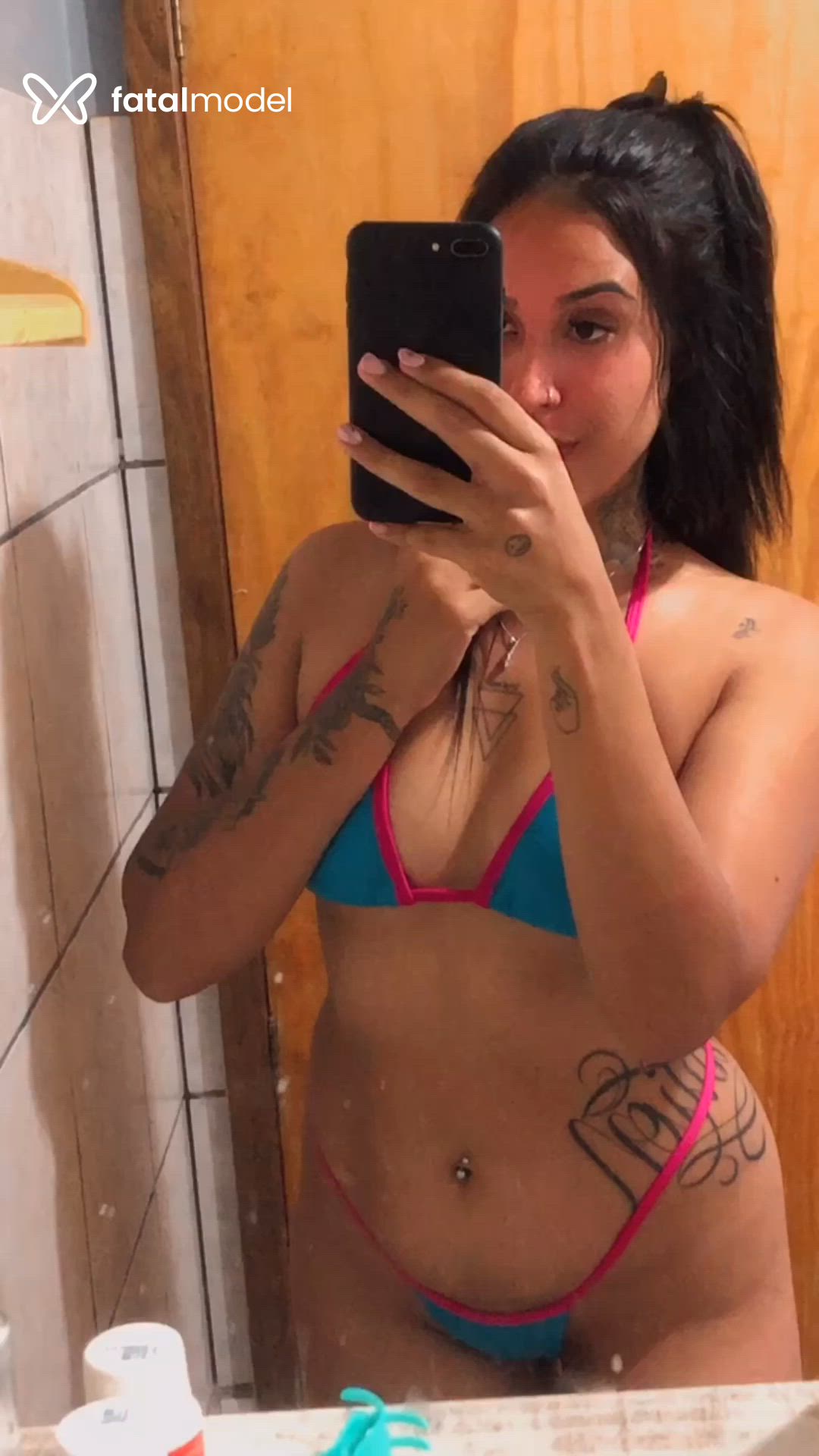 Acompanhante mulher com cabelo castanho de olhos pretos - Natashainc