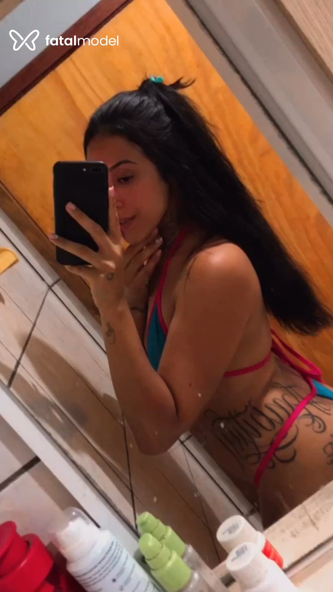 Acompanhante mulher com cabelo castanho de olhos pretos - Natashainc