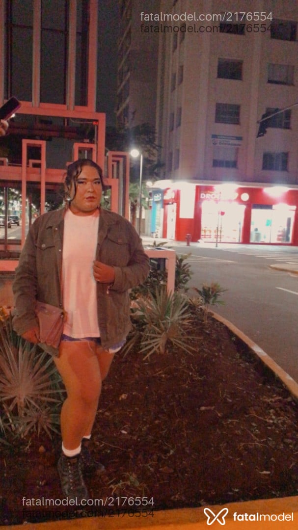 Acompanhante mulher trans morena (o) de olhos pretos - Samantha Bellakeo