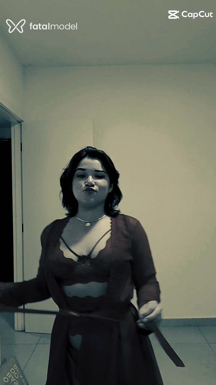 Acompanhante mulher morena (o) de olhos mel - Vivijuly