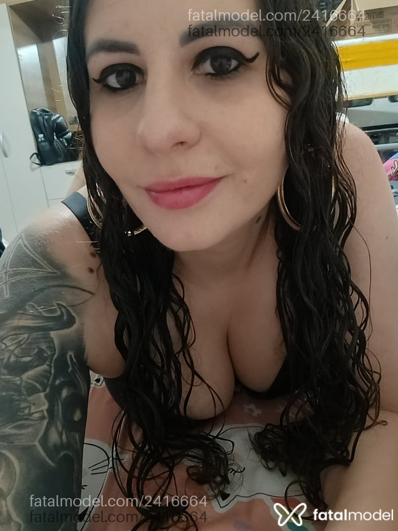 Acompanhante mulher com cabelo castanho de olhos castanhos - Fernanda