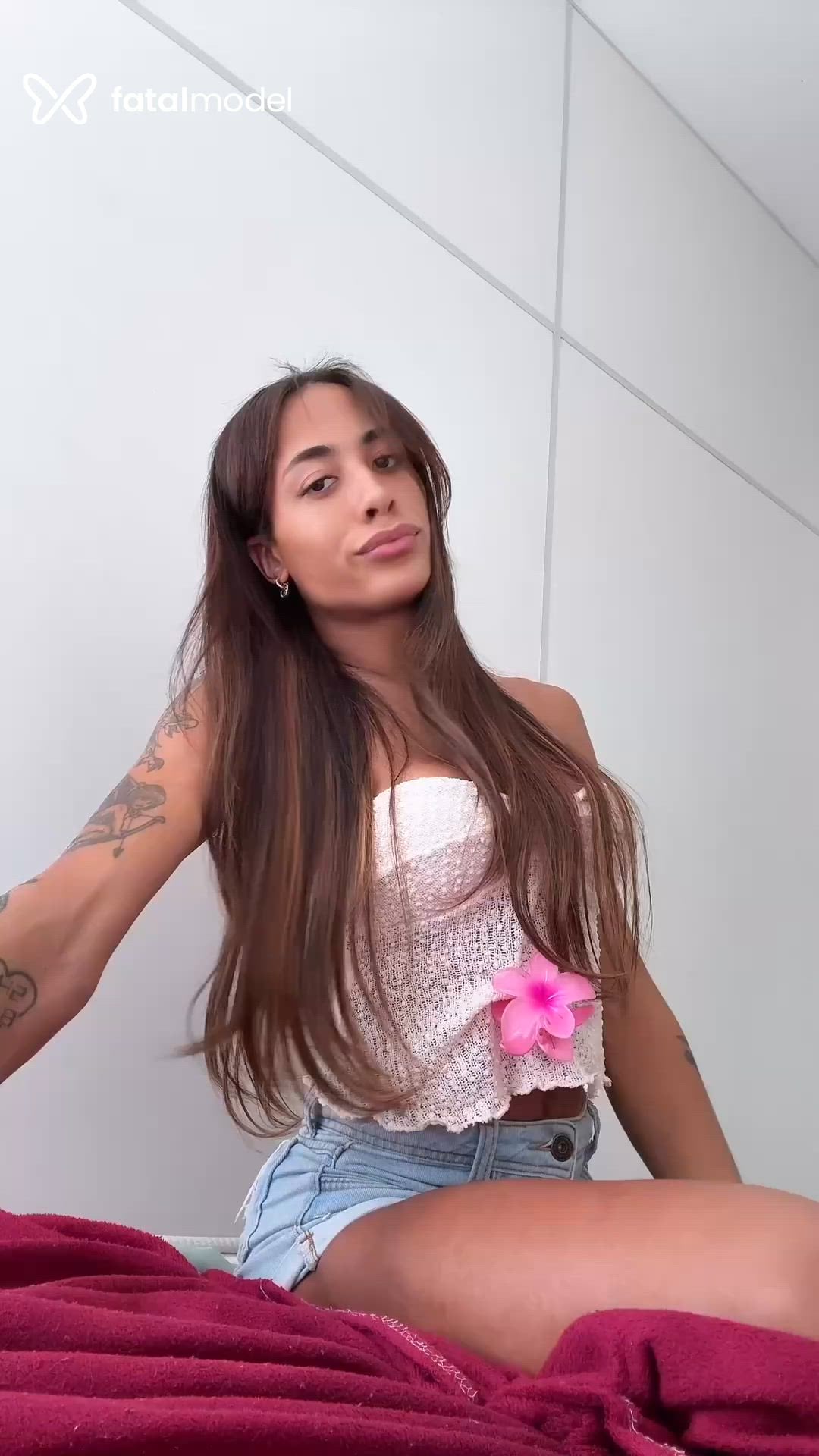 Acompanhante mulher trans com cabelo castanho de olhos castanhos - Dani Campos