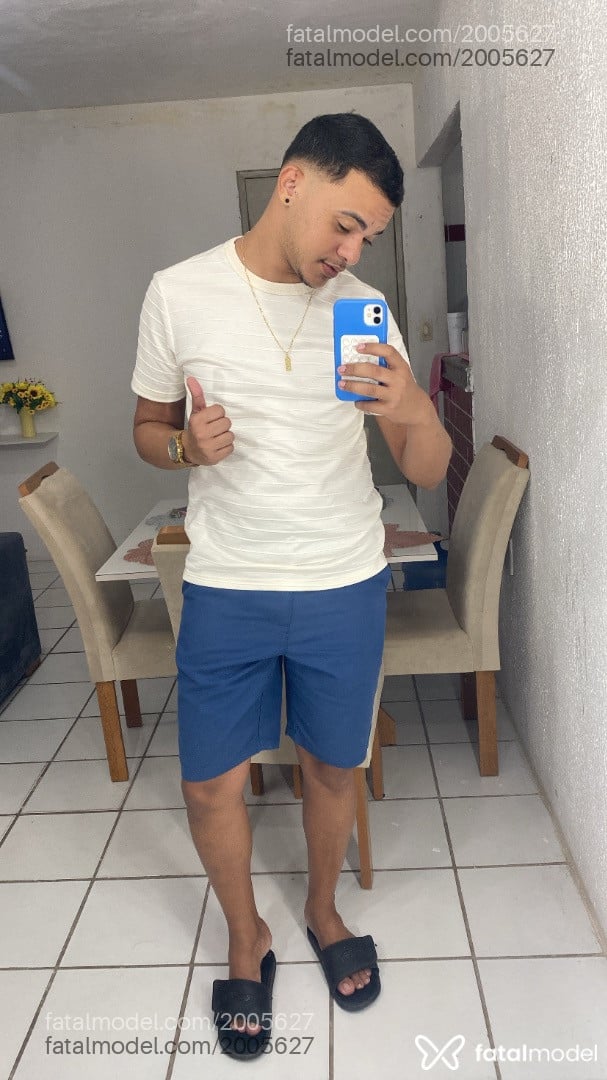 Acompanhante homem morena (o) de olhos pretos - Pedro