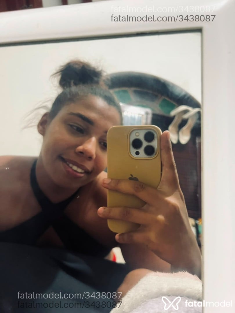 Acompanhante mulher morena (o) de olhos castanhos - Julia