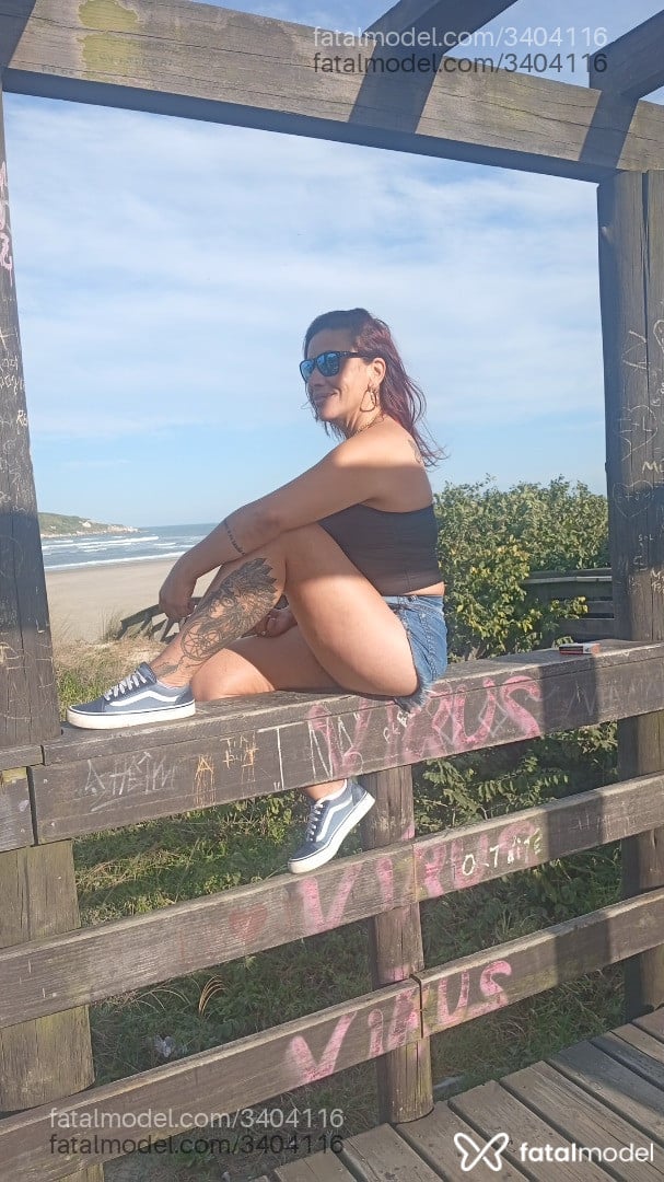 Acompanhante mulher ruiva (o) de olhos castanhos - Suzi