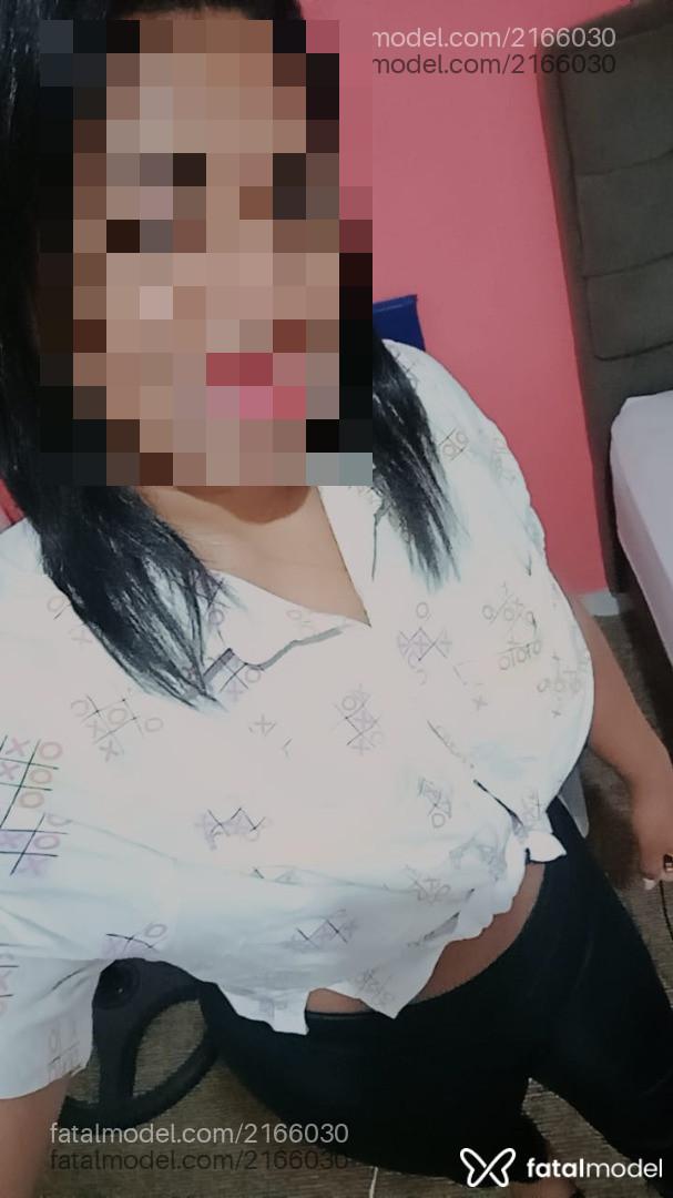 Acompanhante mulher morena (o) de olhos pretos - Orquídea