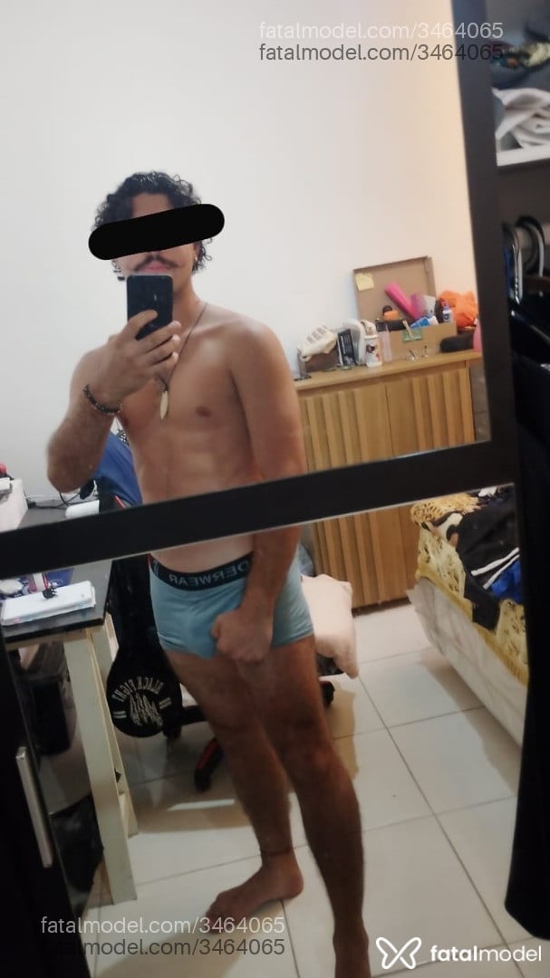 Acompanhante homem morena (o) de olhos pretos - Henry
