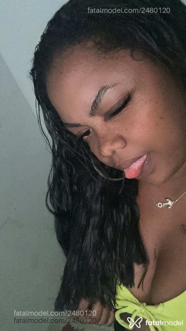 Acompanhante mulher morena (o) de olhos castanhos - Gaby