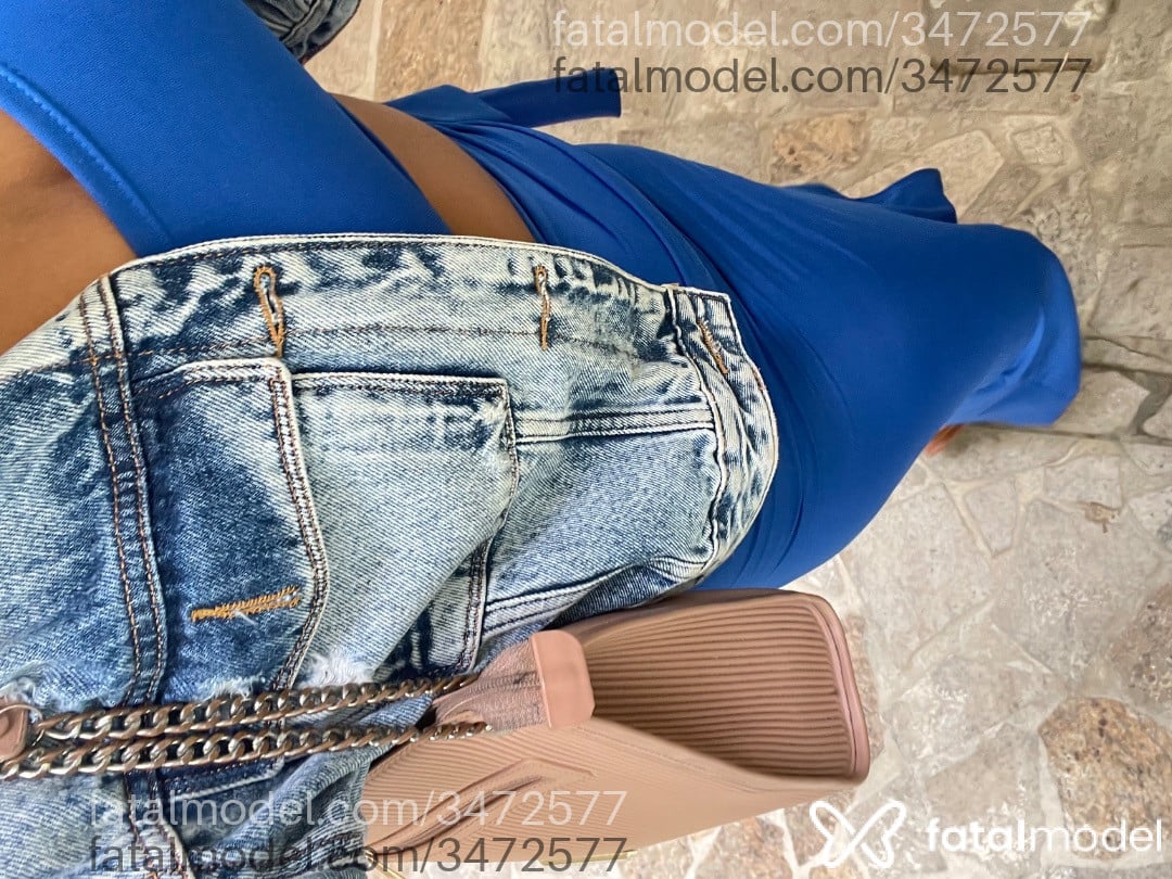 Acompanhante mulher com cabelo castanho de olhos pretos - Mariana