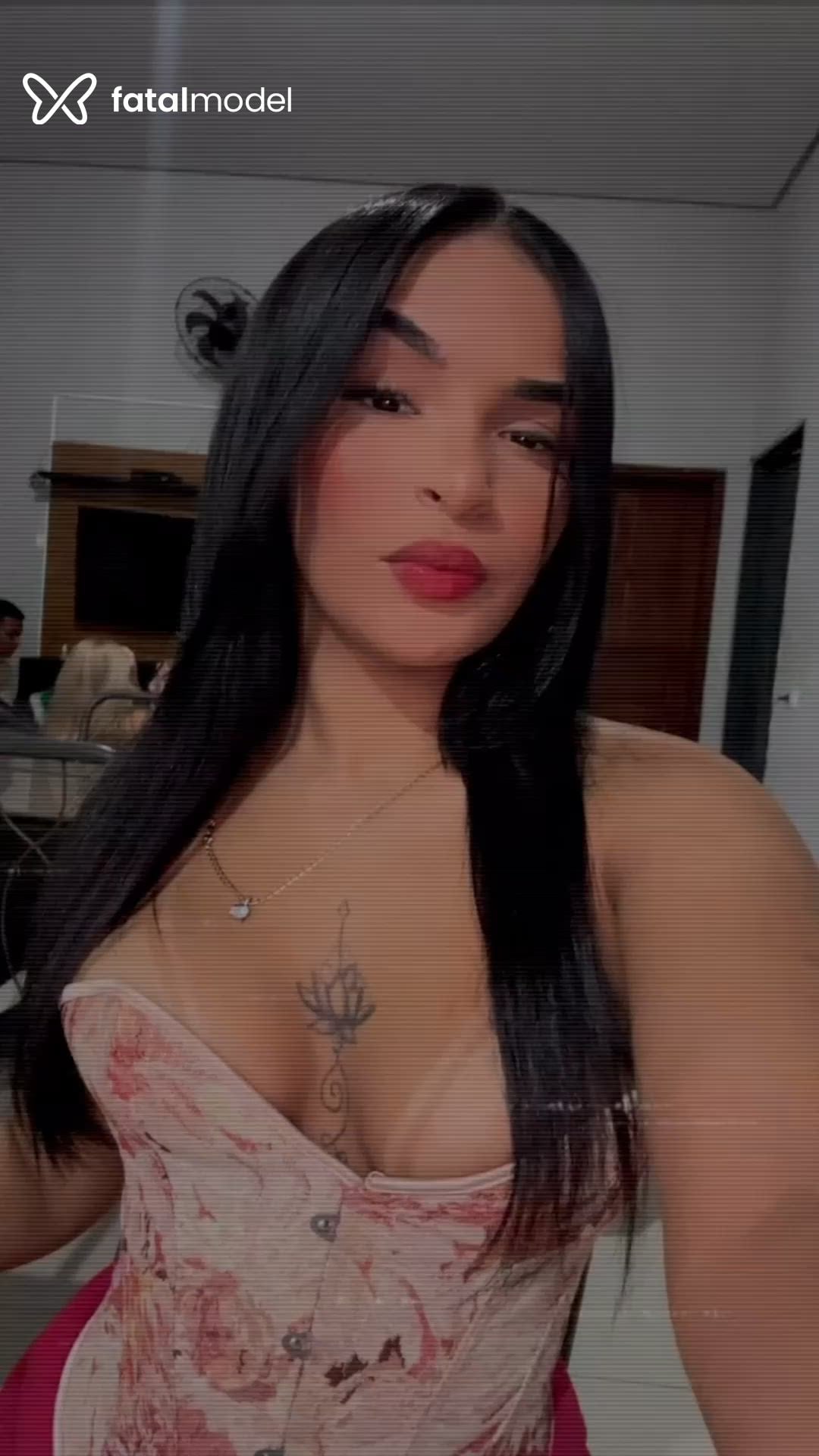 Acompanhante mulher morena (o) de olhos pretos - Rayla Acompanhante mulher morena (o) de olhos pretos - Rayla