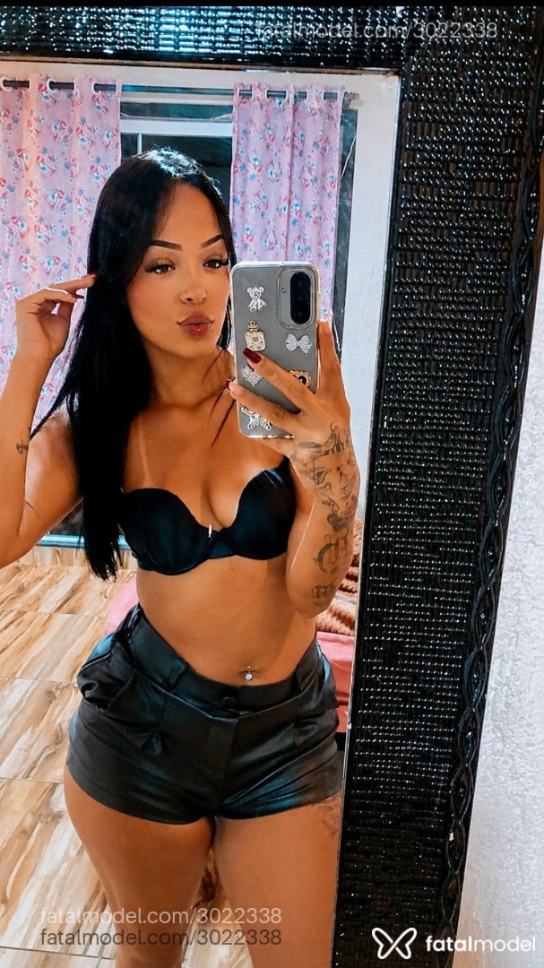 Acompanhante mulher morena (o) de olhos castanhos - Keth Morena