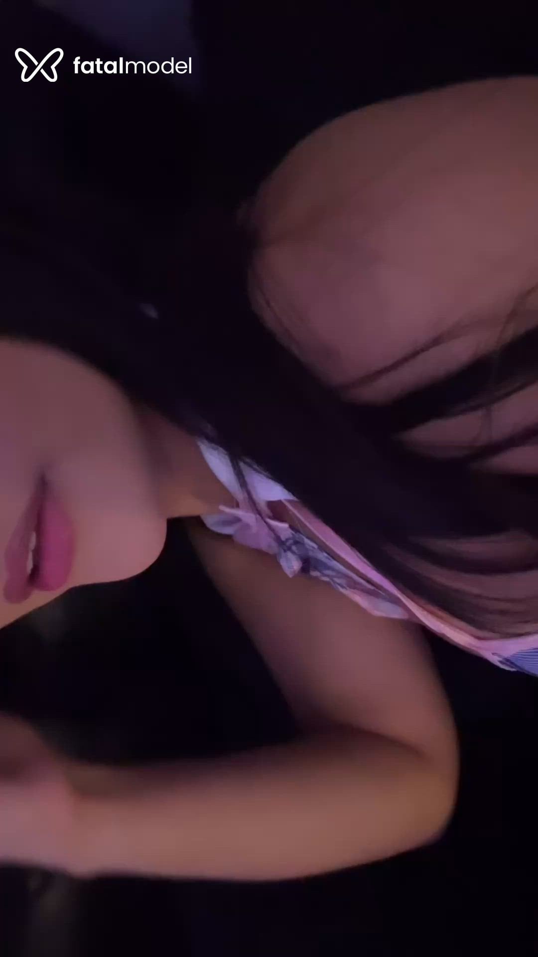 Acompanhante mulher trans morena (o) de olhos pretos - Luna