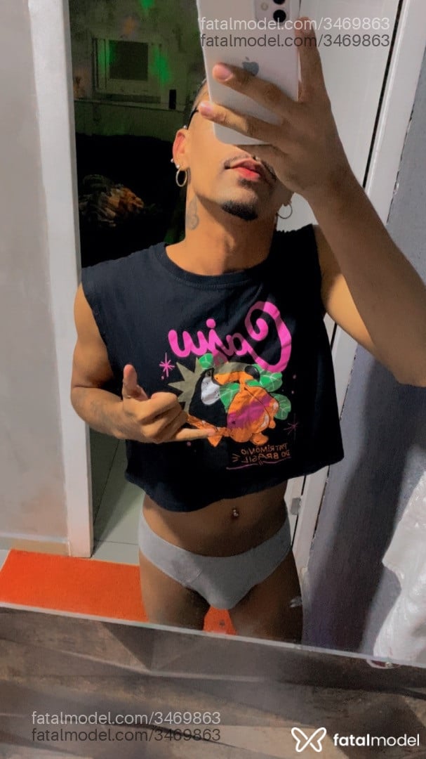 Acompanhante homem loira (o) de olhos pretos - Ryan