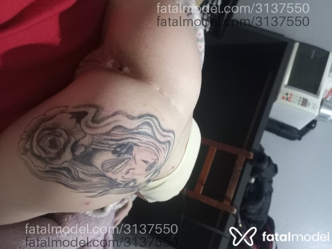 Acompanhante mulher loira (o) de olhos azuis - Sófia