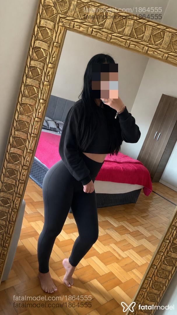 Acompanhante mulher morena (o) de olhos castanhos - Júlia