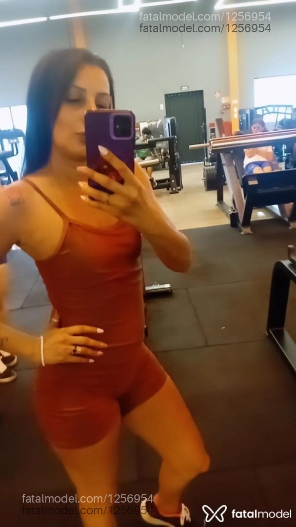 Acompanhante mulher com cabelo castanho de olhos castanhos - Ludymila Martins Acompanhante mulher com cabelo castanho de olhos castanhos - Ludymila Martins