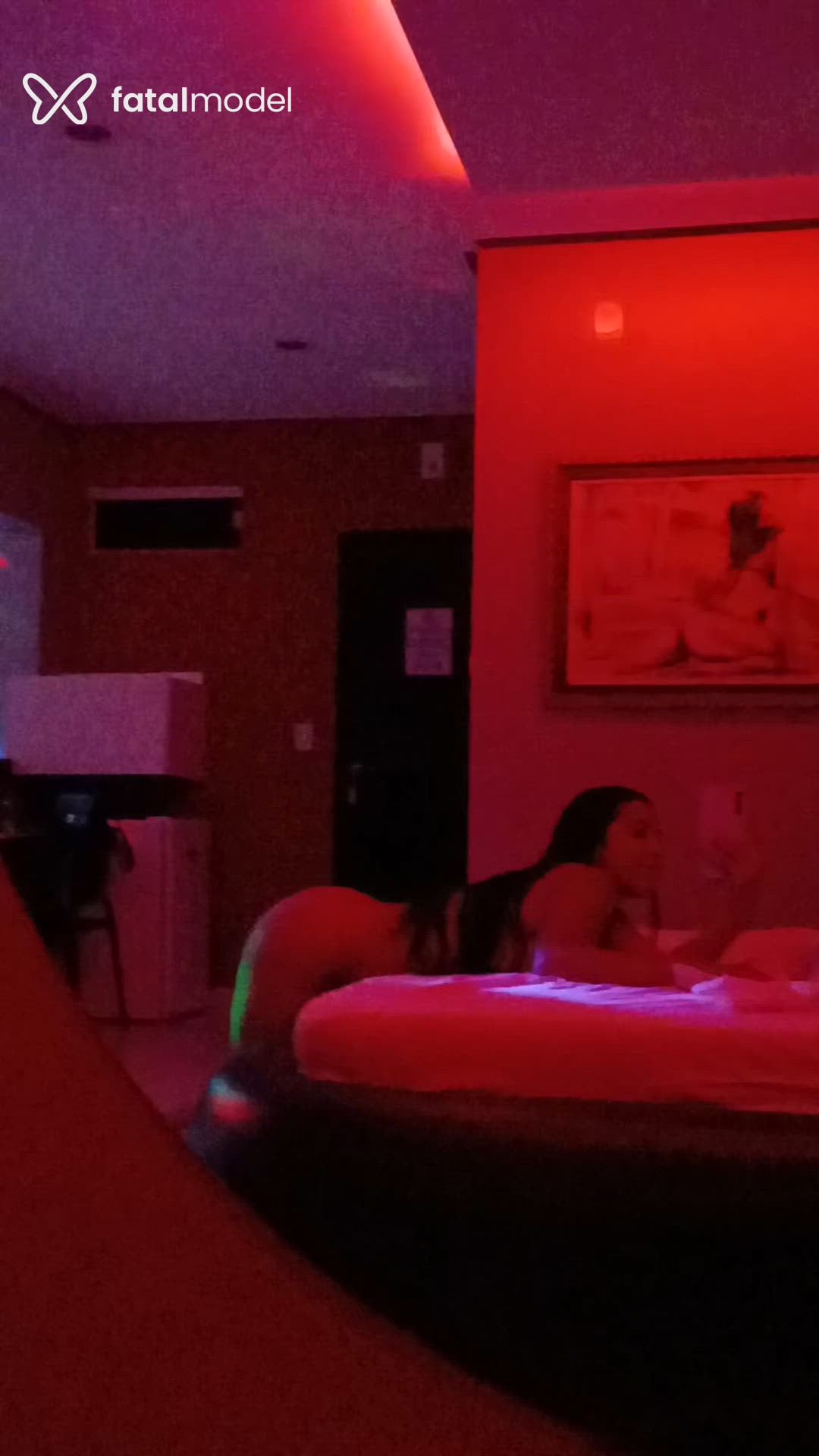 Acompanhante mulher morena (o) de olhos pretos - Karen