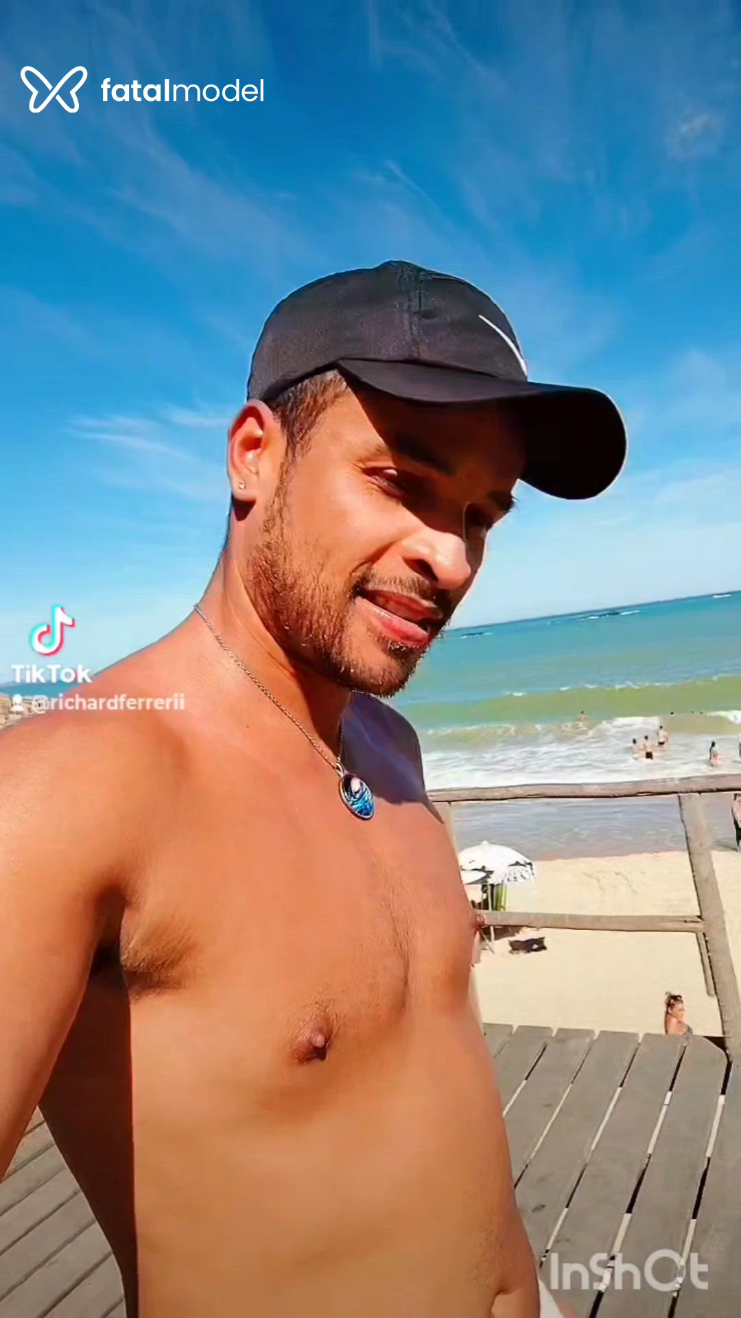 Acompanhante homem com cabelo castanho de olhos castanhos - Howts