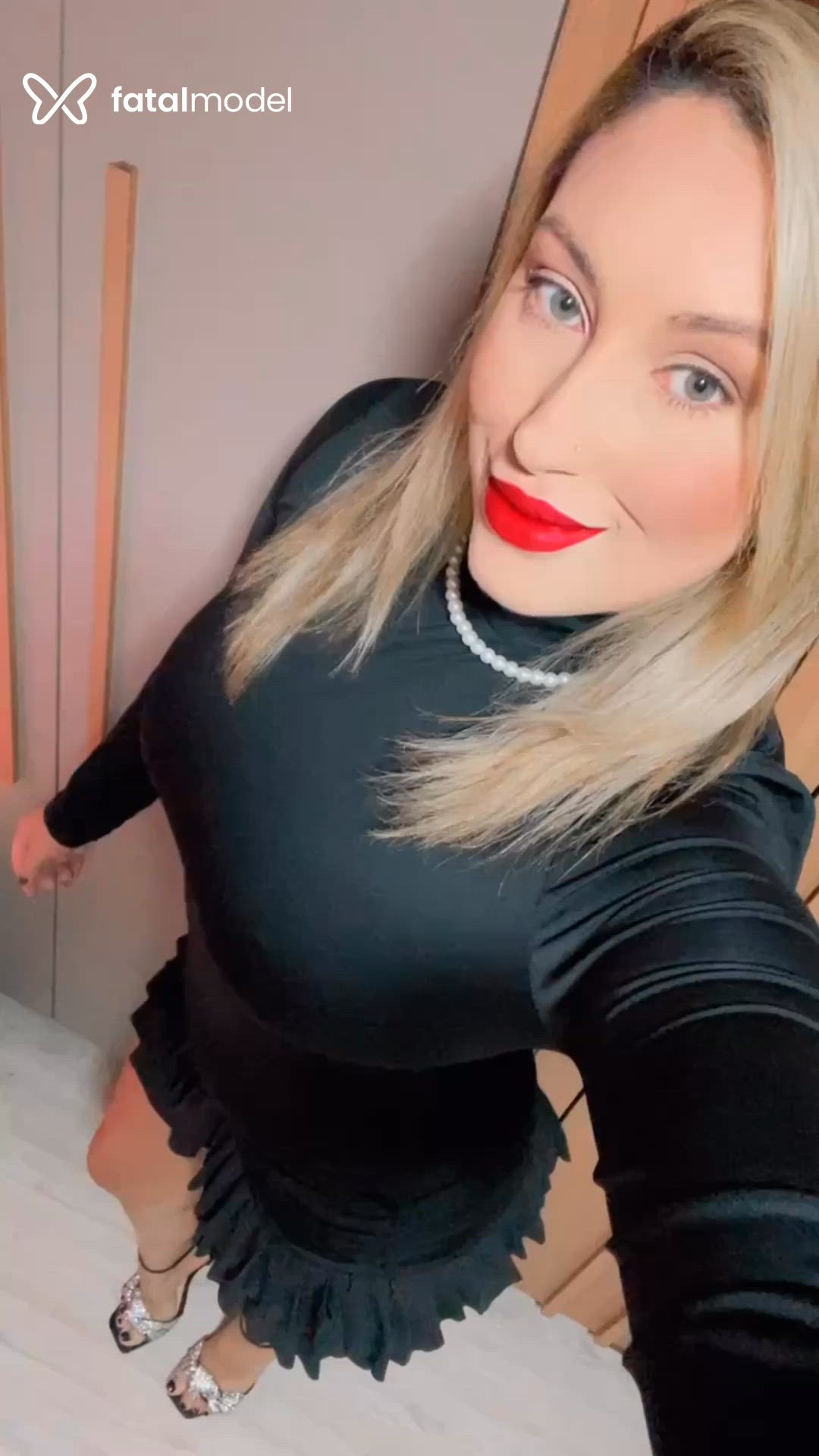 Acompanhante mulher loira (o) de olhos verdes - Tiffany Acompanhante mulher loira (o) de olhos verdes - Tiffany