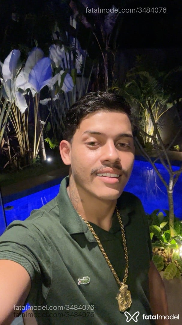 Acompanhante homem morena (o) de olhos verdes - Leonardo