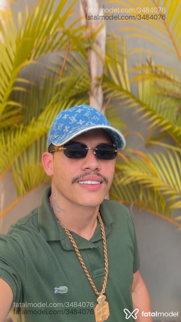 Acompanhante homem morena (o) de olhos verdes - Leonardo