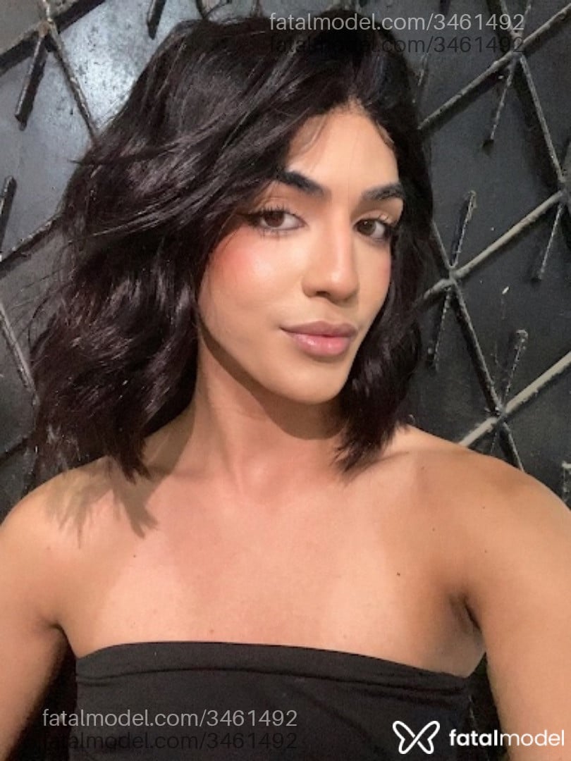Acompanhante mulher trans morena (o) de olhos castanhos - Isabella