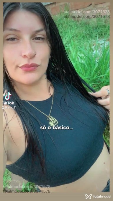 Acompanhante mulher morena (o) de olhos castanhos em Novo Hamburgo Acompanhante mulher morena (o) de olhos castanhos em Novo Hamburgo - Giovana
