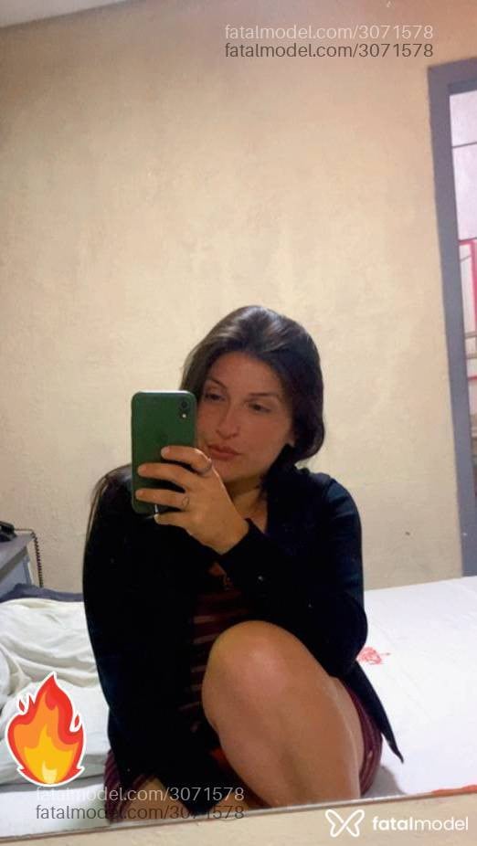 Acompanhante mulher morena (o) de olhos castanhos em Novo Hamburgo Acompanhante mulher morena (o) de olhos castanhos em Novo Hamburgo - Giovana