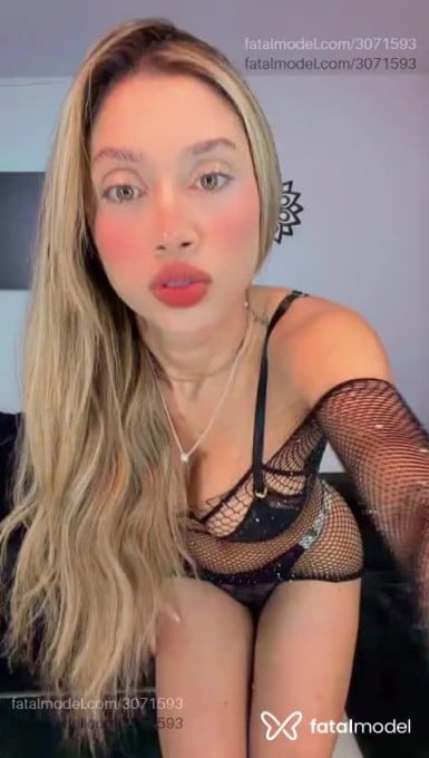 Acompanhante mulher loira (o) de olhos verdes - Gabi
