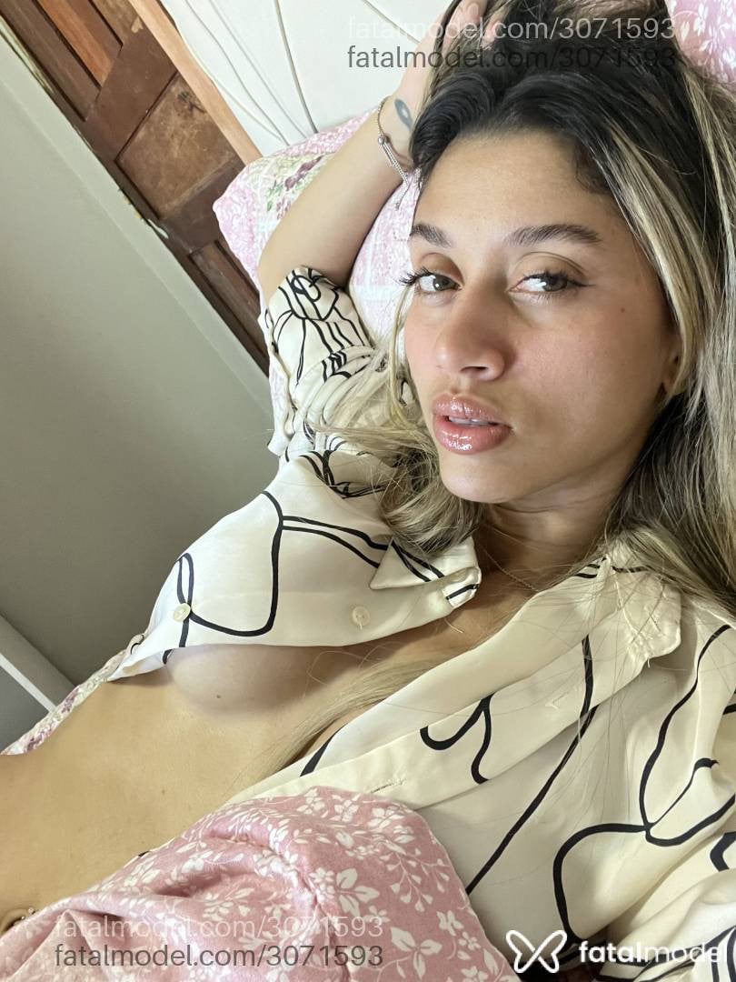 Acompanhante mulher loira (o) de olhos verdes - Gabi