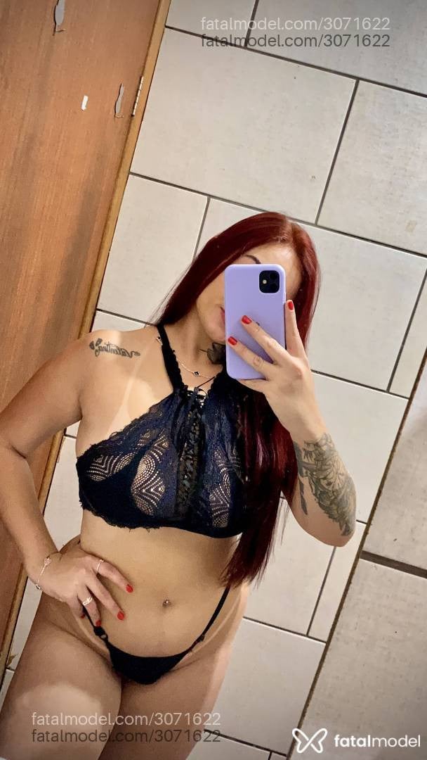 Acompanhante mulher ruiva (o) de olhos castanhos - Larissa Souza