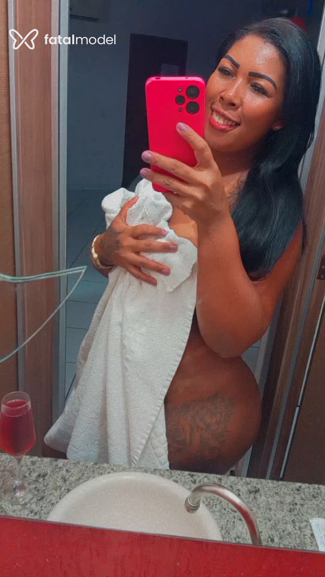Acompanhante mulher morena (o) de olhos castanhos - Michelly Morena