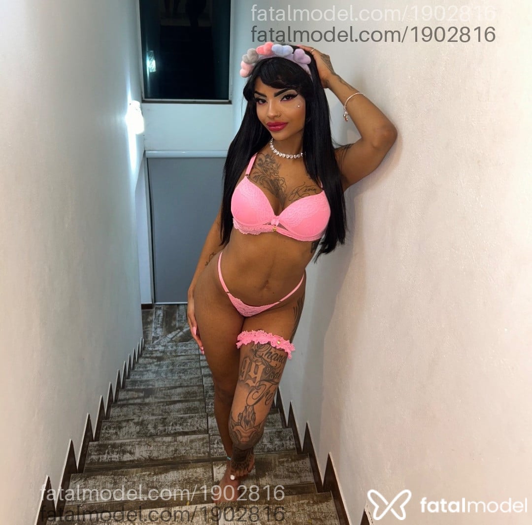 Acompanhante mulher morena (o) de olhos pretos - Harielly ayumi