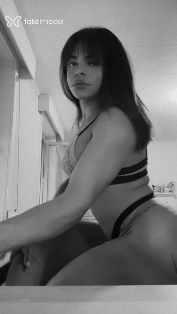 Acompanhante mulher trans morena (o) de olhos castanhos - Annye rocha