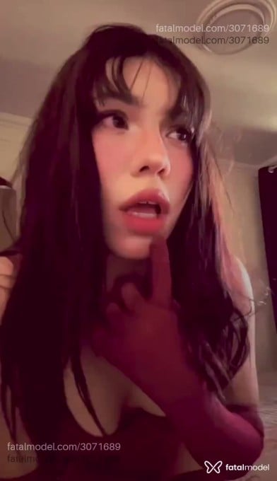 Acompanhante mulher morena (o) de olhos castanhos - Vívian Menendez