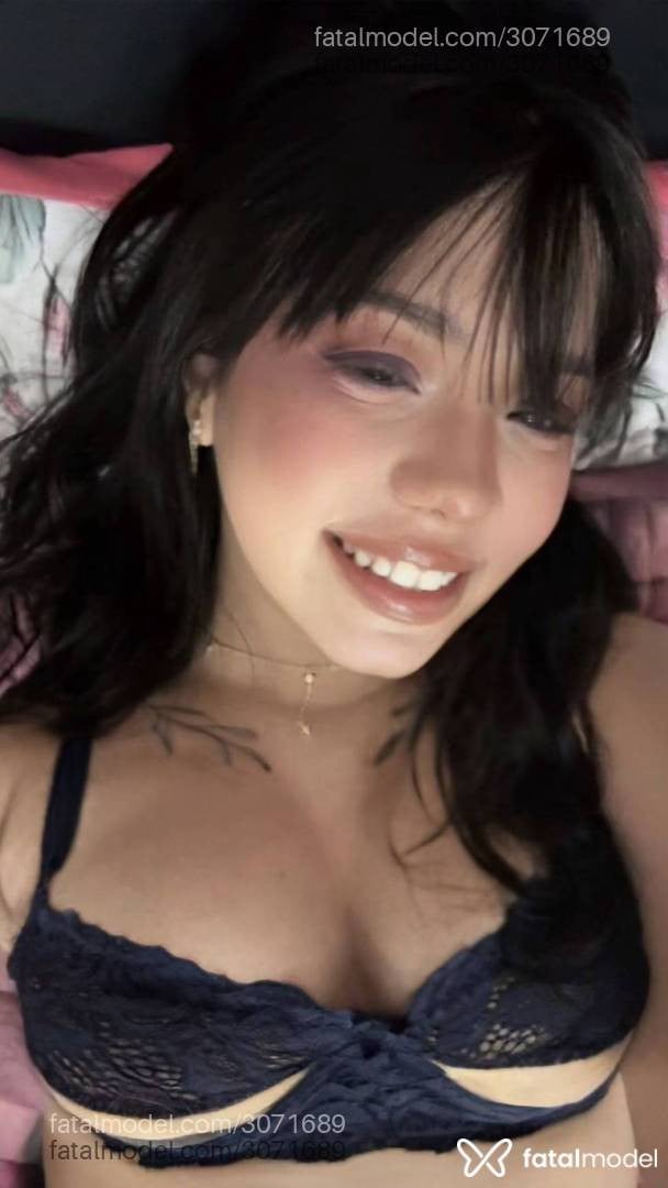 Acompanhante mulher morena (o) de olhos castanhos - Vívian Menendez