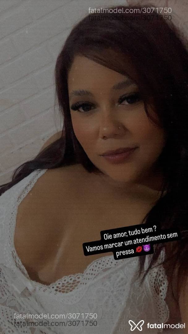 Acompanhante mulher ruiva (o) de olhos castanhos - Mel