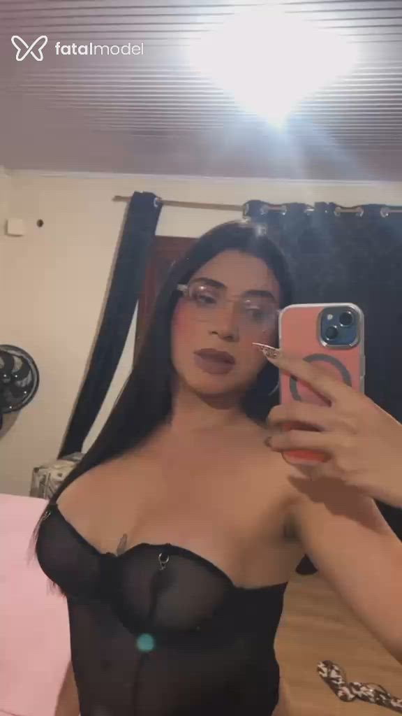 Acompanhante mulher trans morena (o) de olhos castanhos - Alice Medeiros