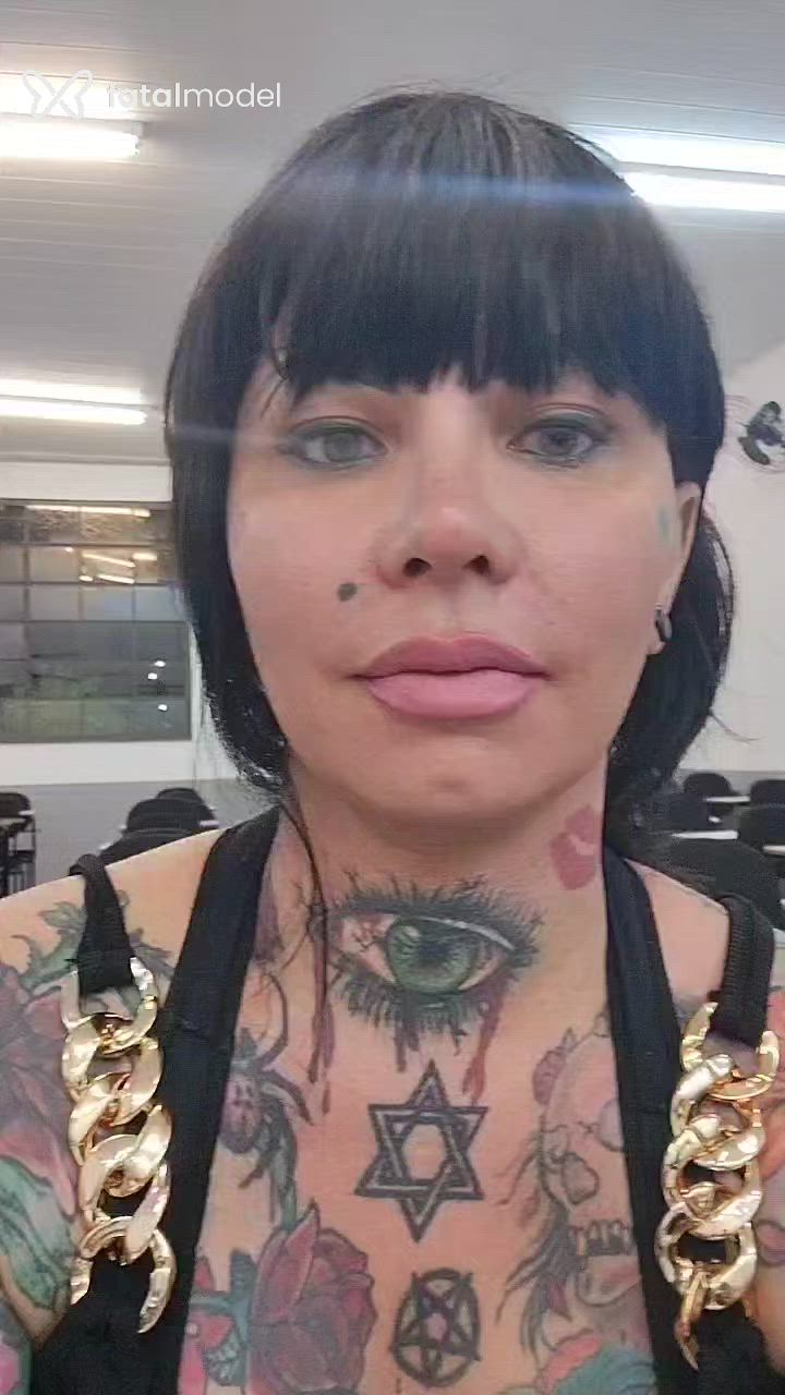 Acompanhante mulher trans morena (o) de olhos verdes - Eduarda Bianchi Acompanhante mulher trans morena (o) de olhos verdes - Eduarda Bianchi