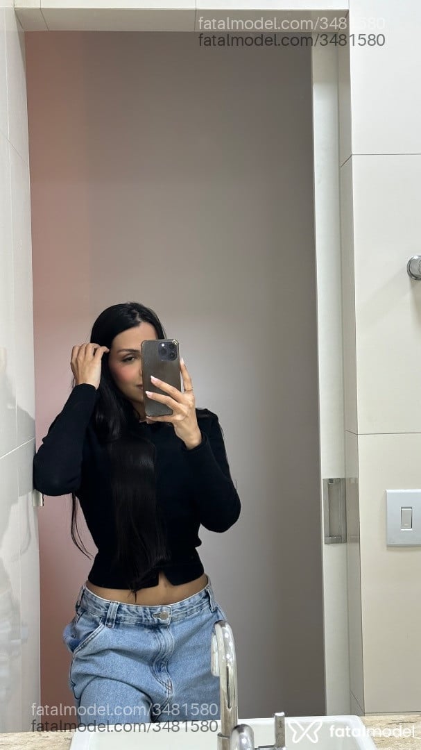 Acompanhante mulher morena (o) de olhos pretos - Lumaa