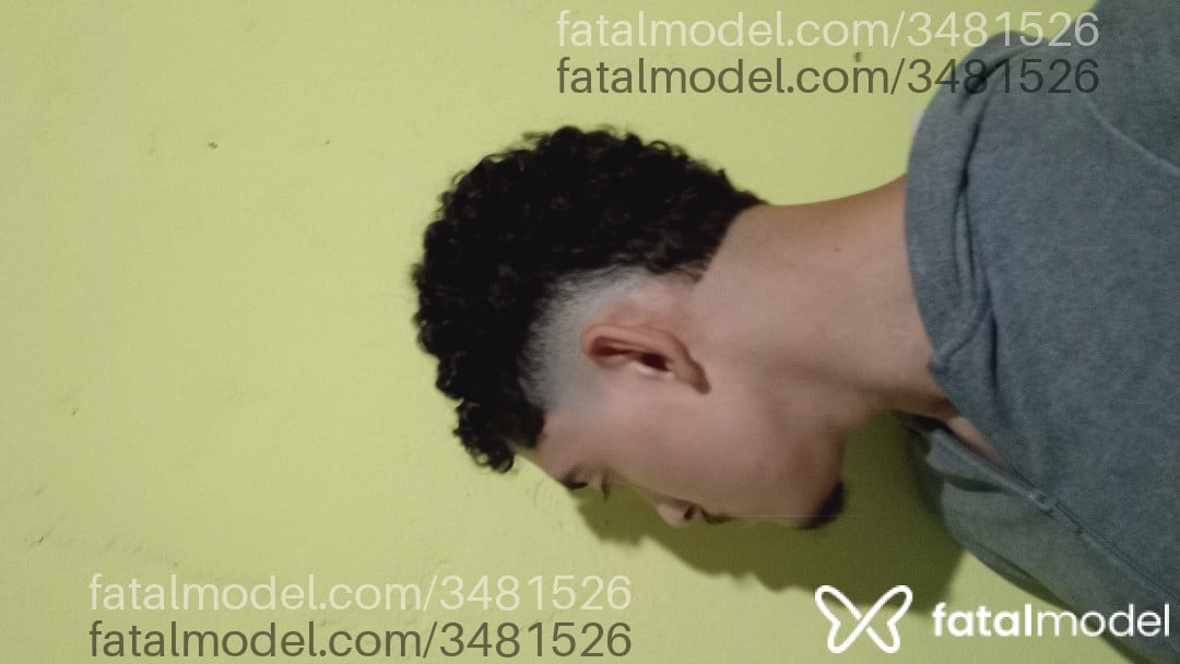 Acompanhante homem morena (o) de olhos pretos - Odoberman Acompanhante homem morena (o) de olhos pretos - Odoberman