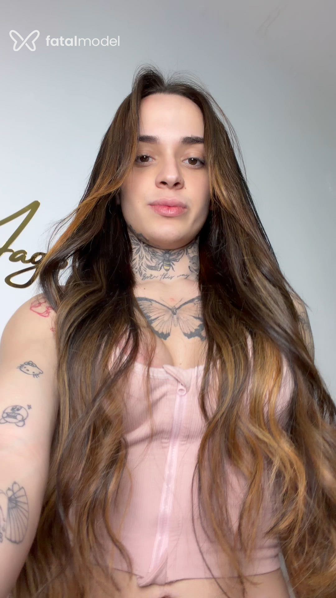 Acompanhante mulher trans loira (o) de olhos mel - Stella Raven